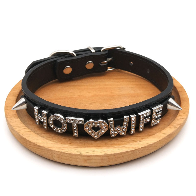 Punk Rivet Rhinestone Letters  - Leatherwork Rivets recension och pris