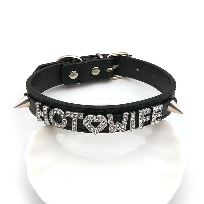 Punk Rivet Rhinestone Letters  - Leatherwork Rivets recension och pris