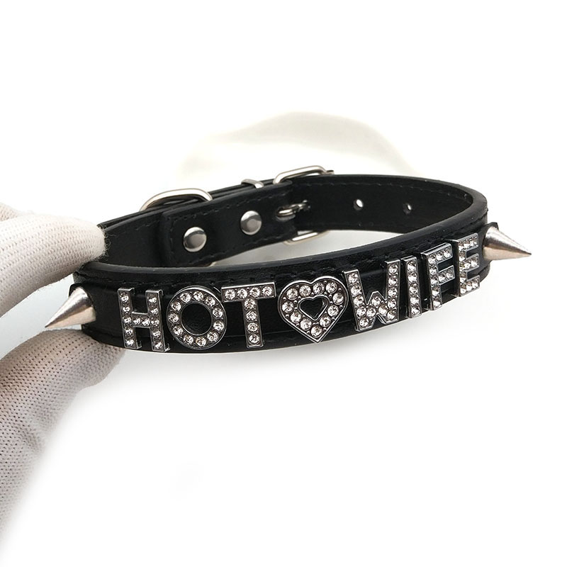 Punk Rivet Rhinestone Letters  - Leatherwork Rivets recension och pris