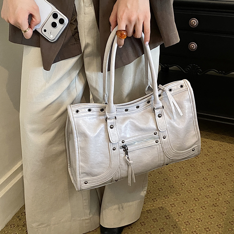 Motorcycle Handbag Retro Women - Leatherwork Rivets recension och pris